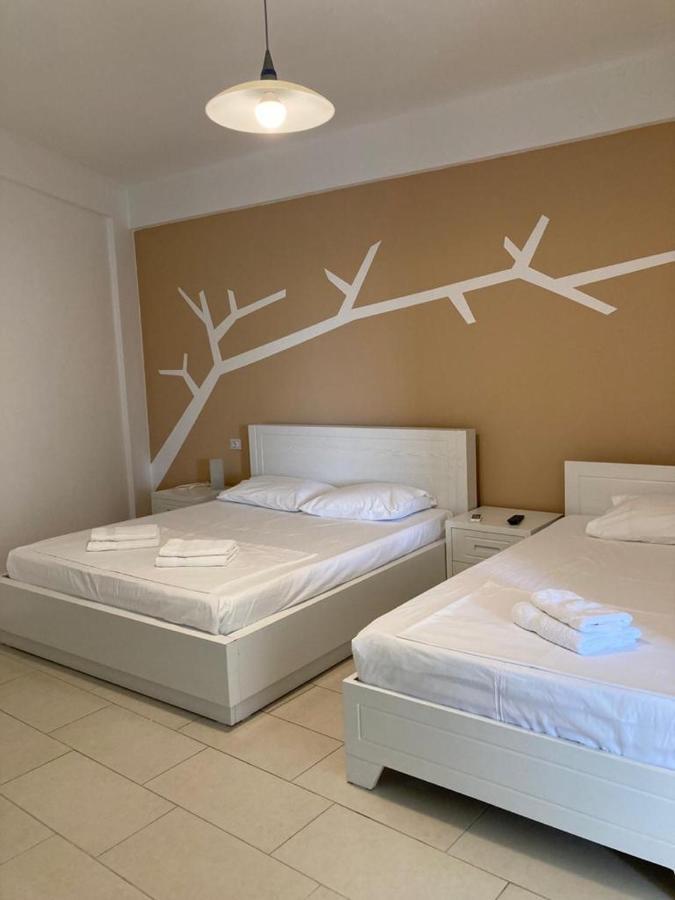 Aldi'S Guest House Vlorë Exterior foto